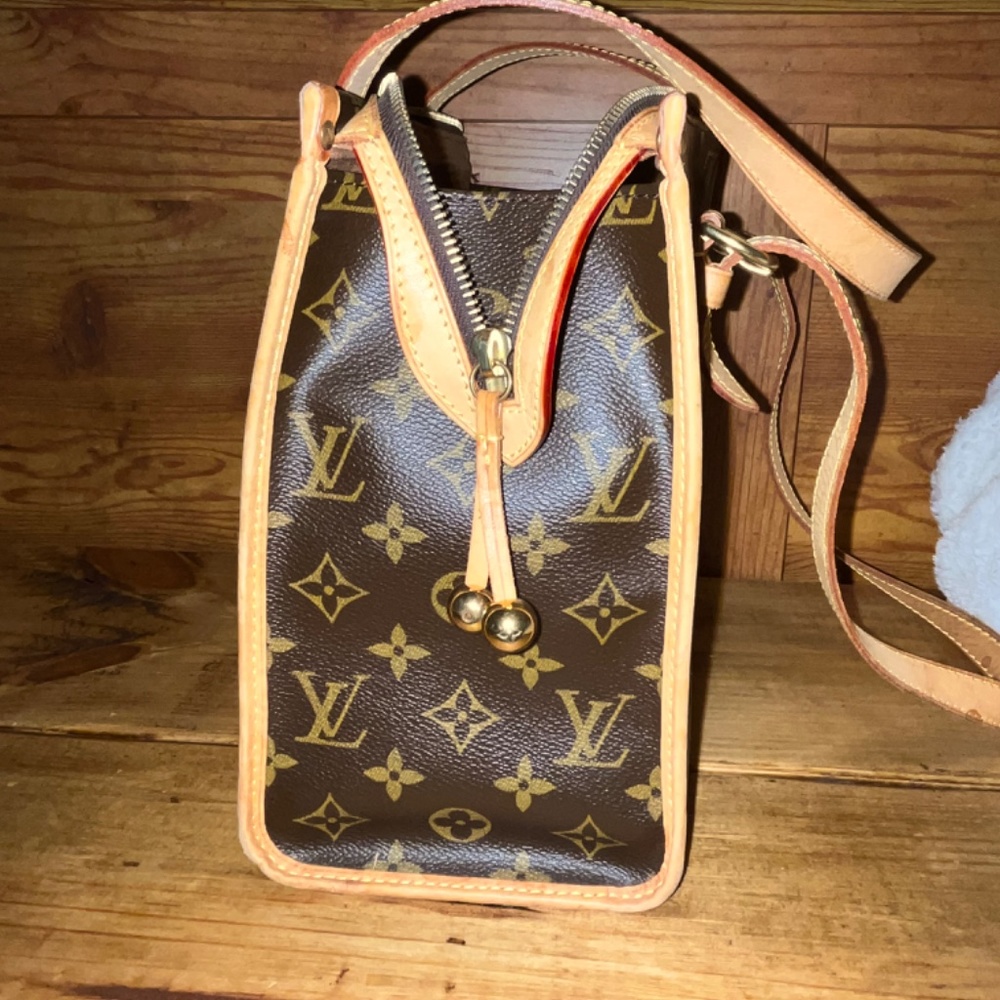 Louis Vuitton Purse - Picture 2 of 9
